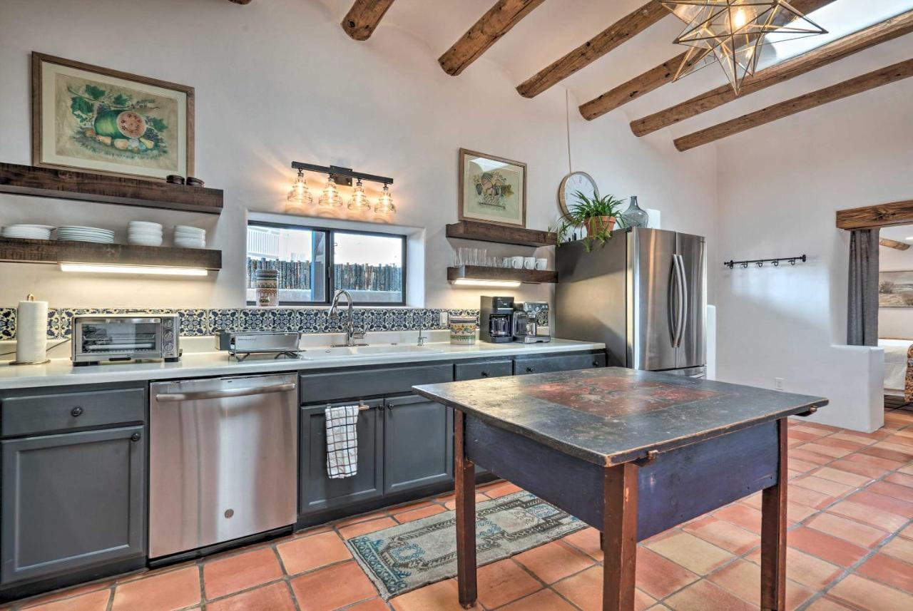 Adobe House With Patio - Walk To Dtwn Plaza And Shops! Villa ซานตาเฟ ภายนอก รูปภาพ